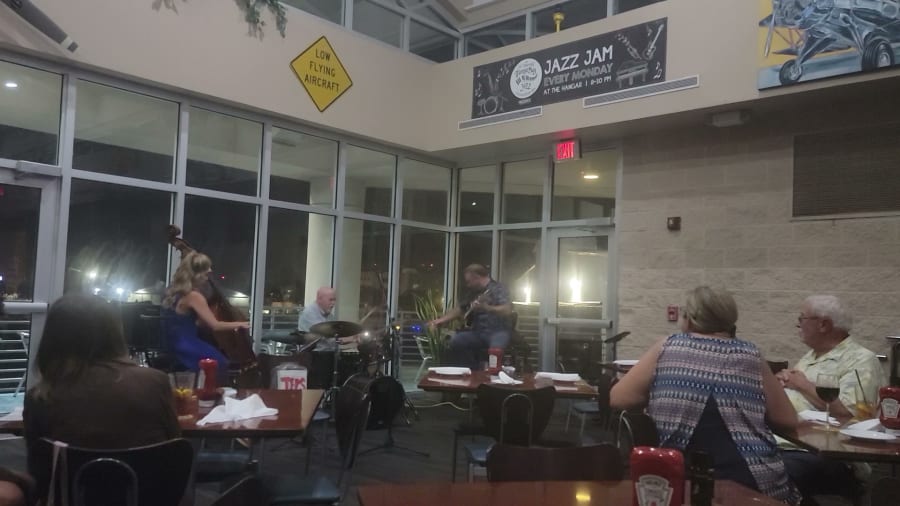 The Hangar Restaurant & Flight Lounge – photo 3